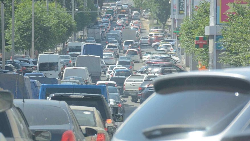 Главная картинка новости: В Новороссийске должникам напомнили об обязательствах: 158 тысяч рублей взыскано за один рейд