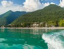 «Лазурные волны, золотые пляжи и абрикосы по цене яблок»: туристы в восторге от отдыха в Абхазии в 2025 году