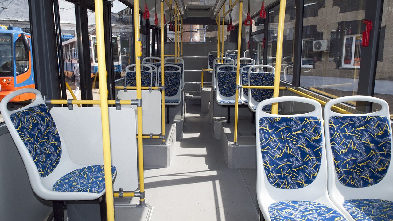 Главная картинка новости: Конфликт в новороссийском троллейбусе: водитель отказалась перевозить детей