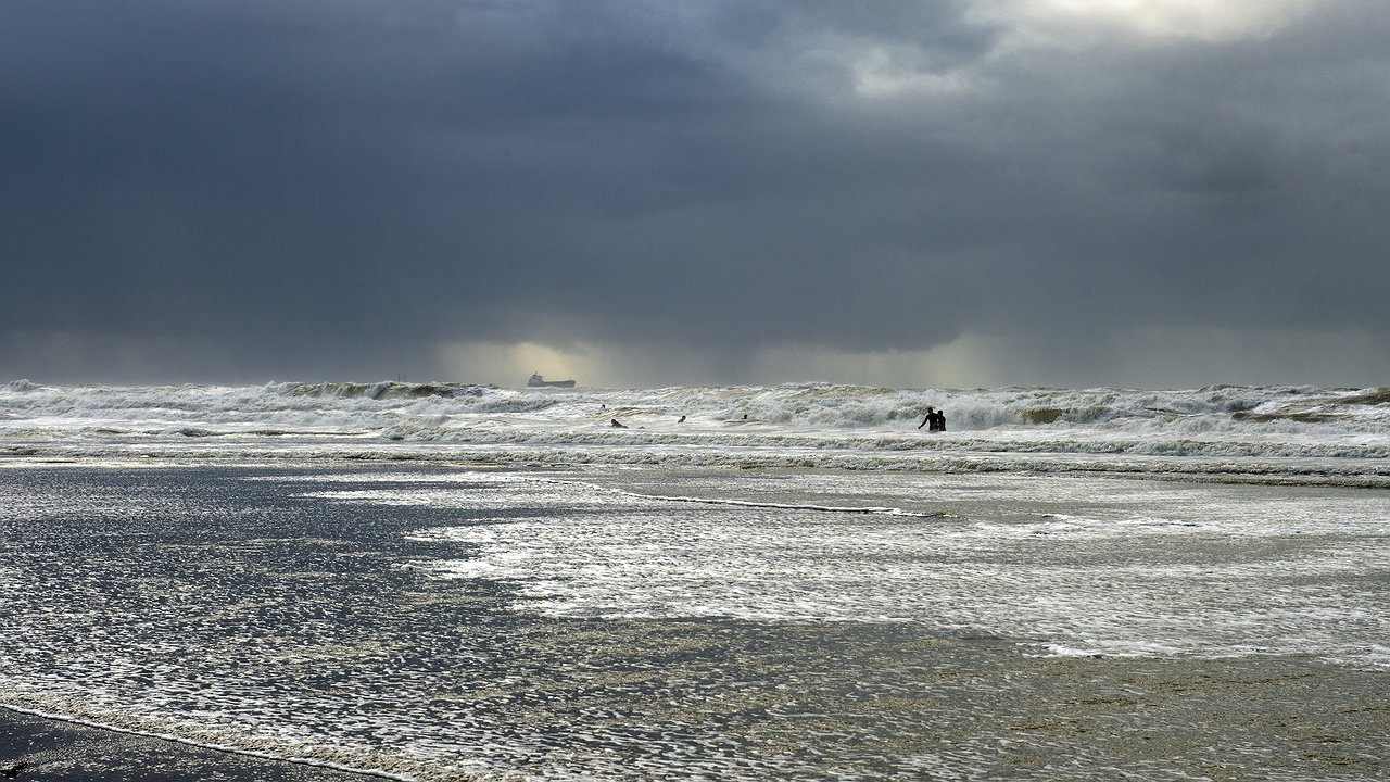 Главная картинка новости: Новороссийск готовится к удару стихии: введен режим повышенной готовности