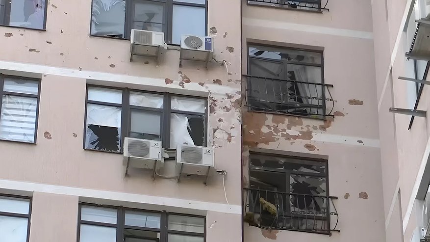 Главная картинка новости: Ремонт домов в Новороссийске после атаки дронов завершится к сентябрю