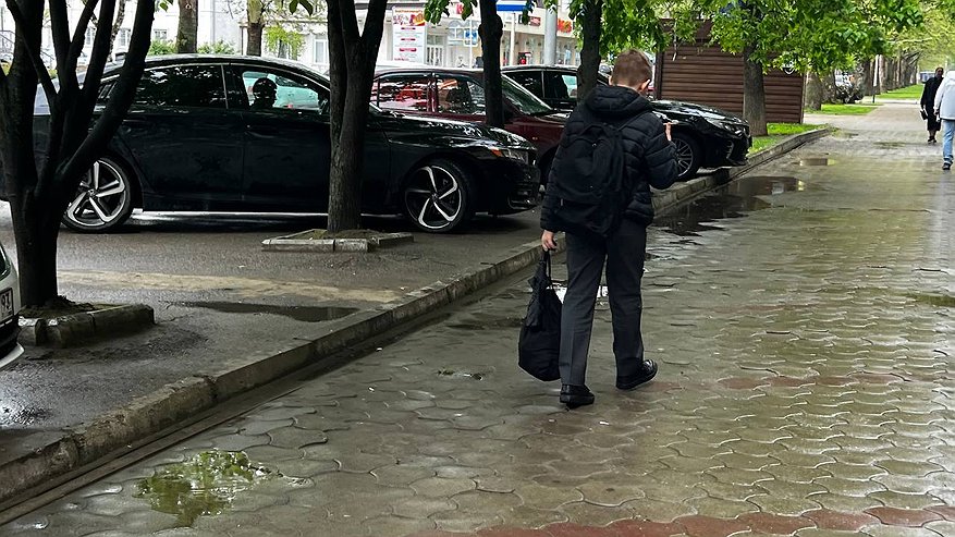 Главная картинка новости: Такой любимый цвет указывает на низкий интеллект человека