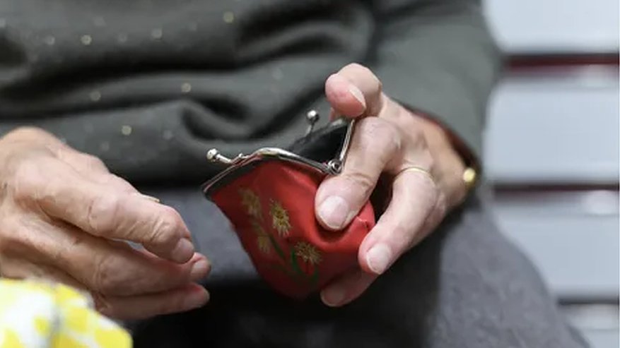 Главная картинка новости: Указ приняли без шума: пенсионный стаж для тех, кто работал с 1991 по 2022 годы, будут считать по-новому