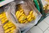 Миниатюра новости: Продавцы "Магнита" и "Пятерочки" постоянно охотятся за пакетиками из коробок с бананами — забирайте тоже