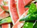 Дачный лайфхак: закапываю арбузные корки в землю. Через неделю наблюдаю настоящее чудо природы