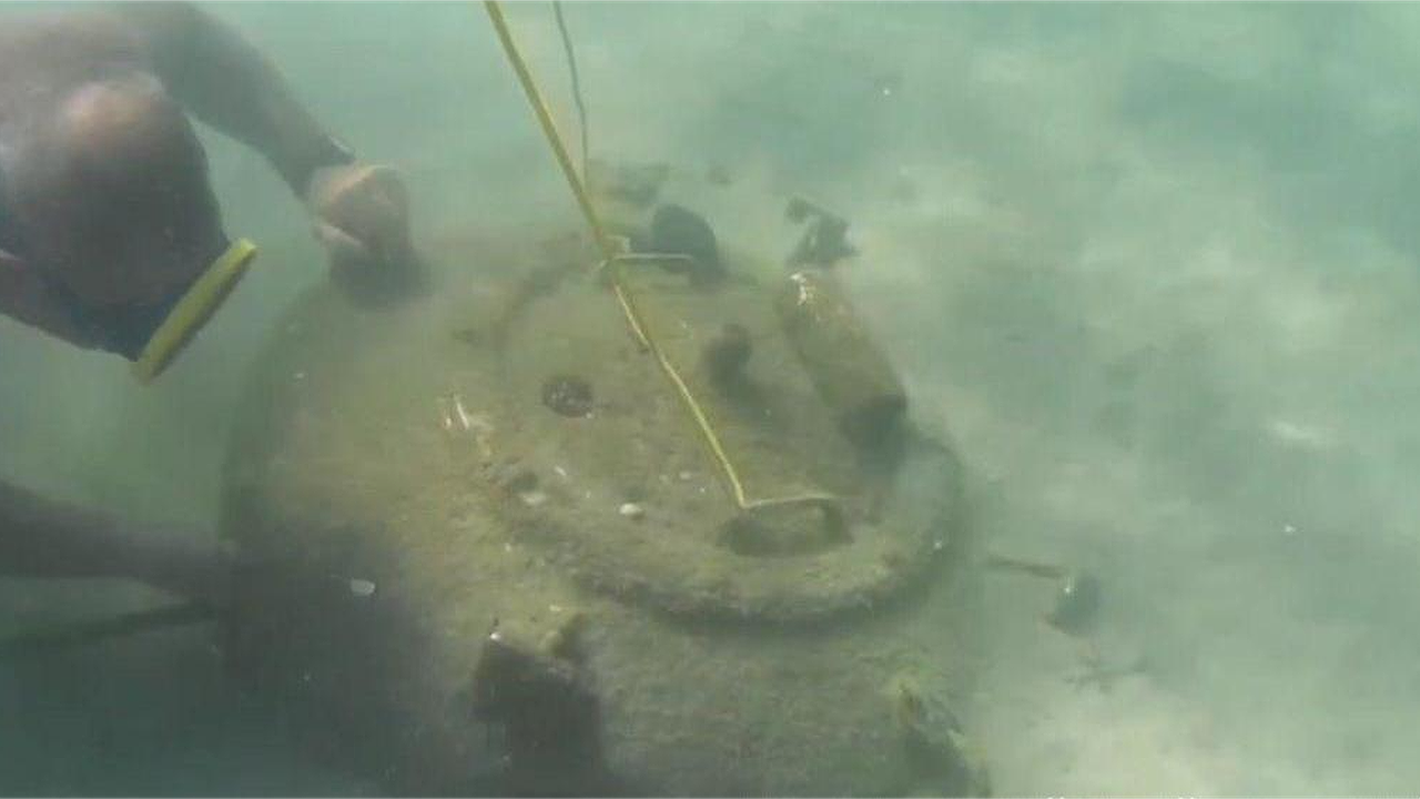 Главная картинка новости: Таинственная находка на пляже Алексино в Новороссийске вызвала переполох