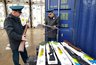 Миниатюра новости: В Новороссийске задержали крупную партию контрабандного оружия из Турции