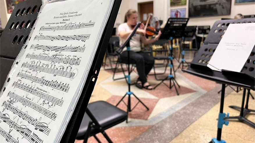 Главная картинка новости: Юбилейный концерт: симфонический оркестр Новороссийска исполнит Чайковского