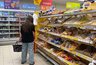 Миниатюра новости: Больше не куплю молоко и курицу в "Магните": бывший работник магазина отговорил - и вот почему
