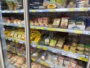 Можно ли просто обрезать плесень с сыра и есть его? Запомните это правило раз и навсегда