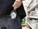 Бесплатный бар закрыт: как в Новороссийске ловят воров алкоголя с камерой в руках