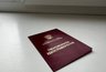 Миниатюра новости: В июле пенсионное удостоверение придётся сдать: пожилым россиянам до 70 лет приготовили неприятный сюрприз