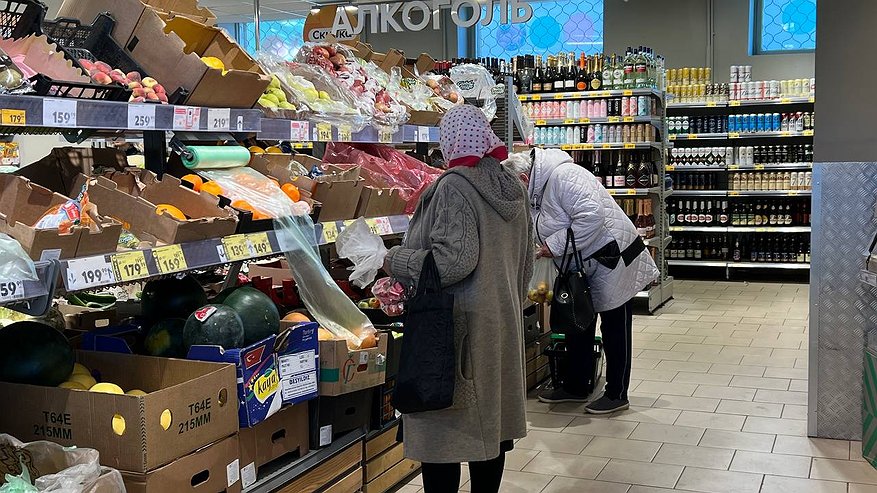 Главная картинка новости: Пенсионеры в шоке: эксперт назвал список продуктов, которые резко подешевеют в России в августе