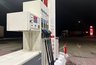 Миниатюра новости: Невидимая функция на АЗС: как получить больше бензина за те же деньги - на заметку всем водителям