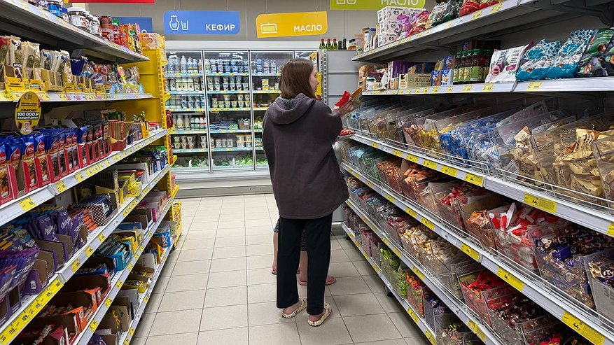 Главная картинка новости: Экономический прогноз на август: от бензина до школьных товаров — что подорожает и что подешевеет