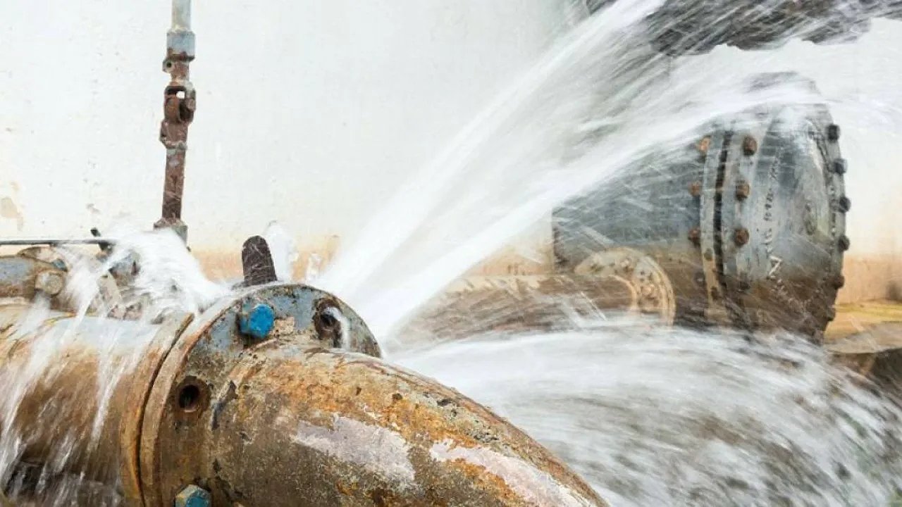 Главная картинка новости: Новороссийск остался без воды: какие улицы попали в зону отключения и как получить воду