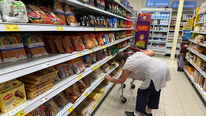 Главная картинка новости: Вот эти продукты стоит обходить стороной в «Магните» и «Пятёрочке» — чёрный список озвучен