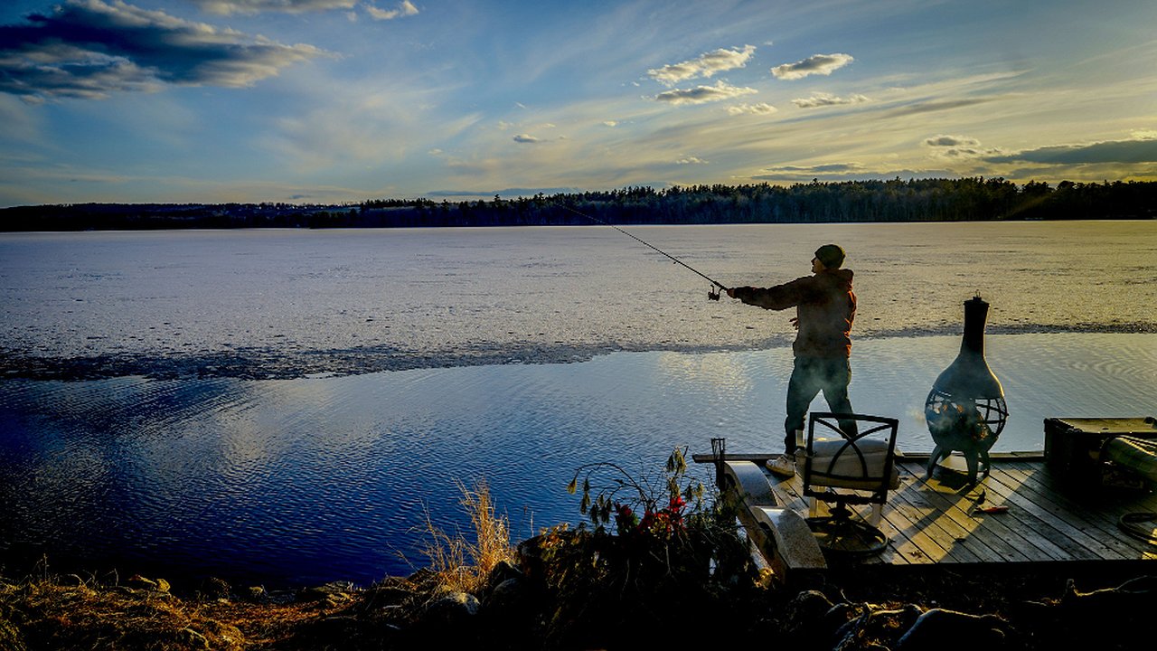 Главная картинка новости: Ловишь не по правилам - плати: рыбаков предупредили о штрафах до 50 тысяч рублей