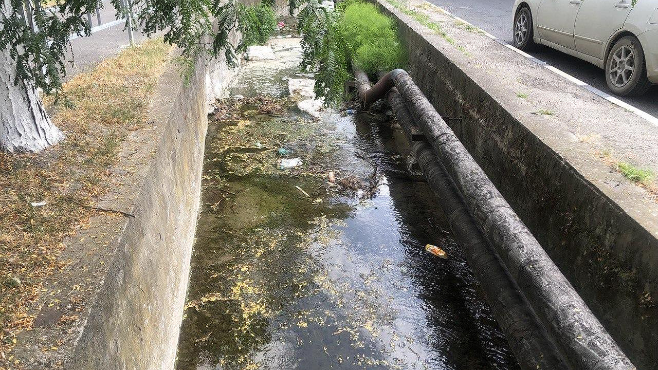 Главная картинка новости: В Новороссийске предпринимателю грозит срок за некачественную ливнёвку