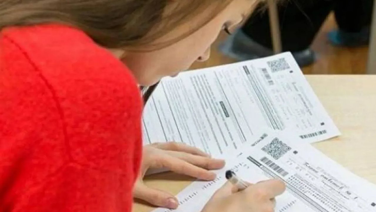 Главная картинка новости: Более 400 девятиклассников Новороссийска отправятся на пересдачу экзаменов