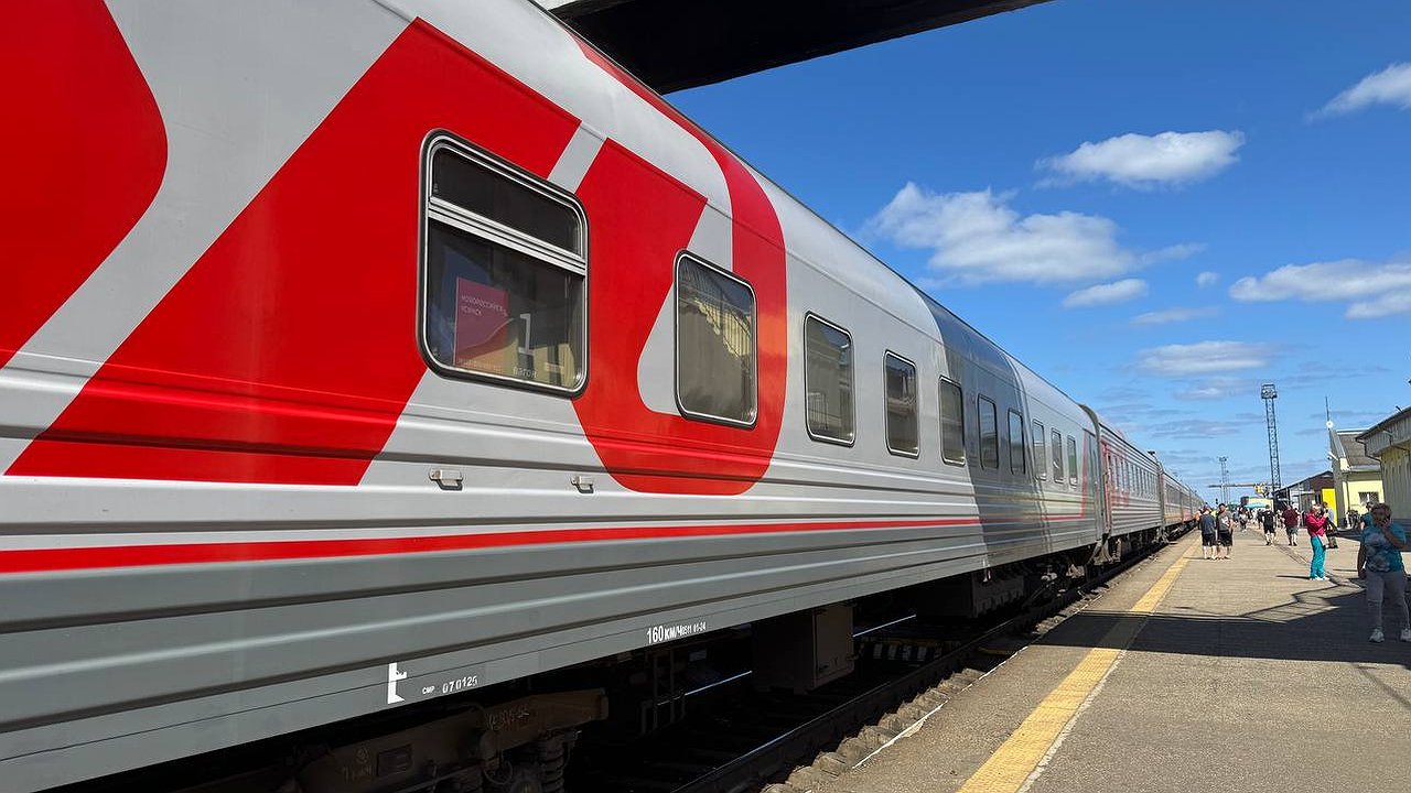 Главная картинка новости: Атака БПЛА в Волгоградской области вызвала задержку двух поездов, направляющихся к Черному морю