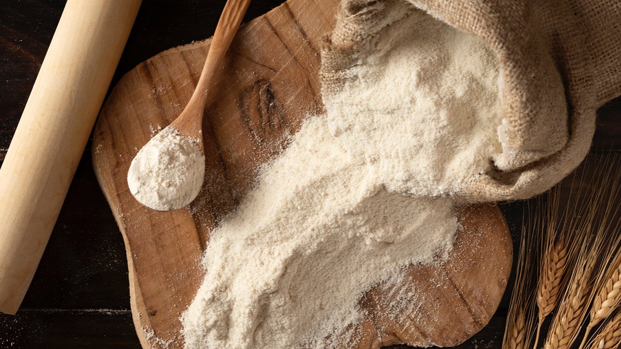 Главная картинка новости: Одна пыль, а не мука: Роскачество объявило 5 марок пшеничной муки, которые лучше обходить стороной