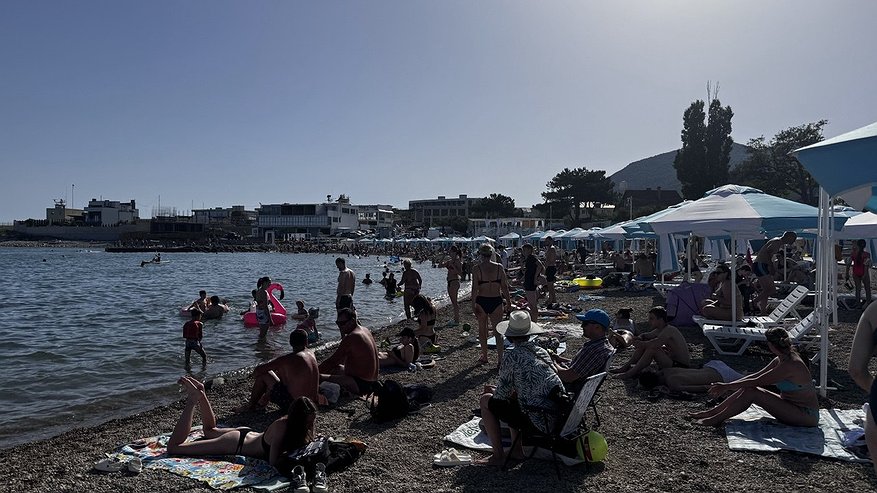 Главная картинка новости: Вода у берегов Новороссийска прогрелась до +26°C: какая температура на других курортах Кубани