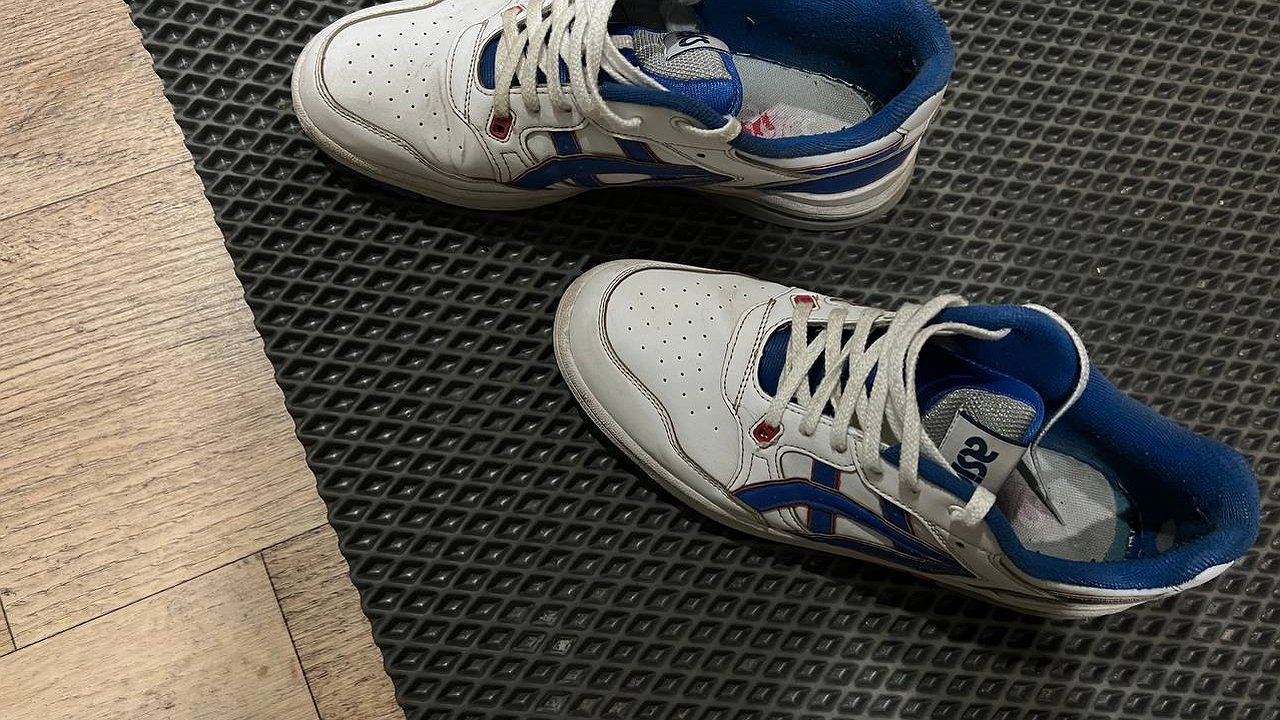 Главная картинка новости: Вы совершаете эту ошибку: правильная стирка кроссовок в машинке для долговечности