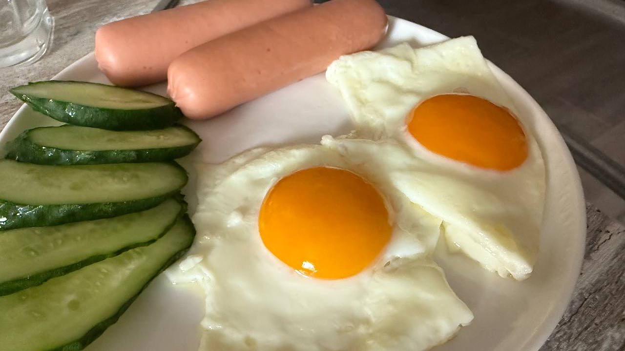 Главная картинка новости: Не сало и не масло, а в 100 раз полезнее: на чём жарят яичницу опытные хозяйки — запомните раз и навсегда