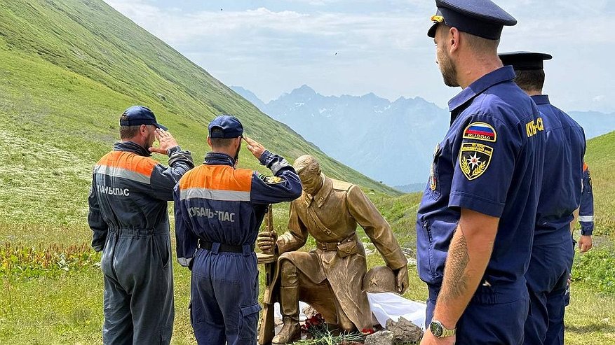 Главная картинка новости: На высоте 2500 метров: в горах Сочи открыли мемориал к 80-летию Победы