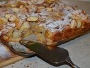 Яблочный пирог с ностальгической начинкой: вкуснее магазинных тортов