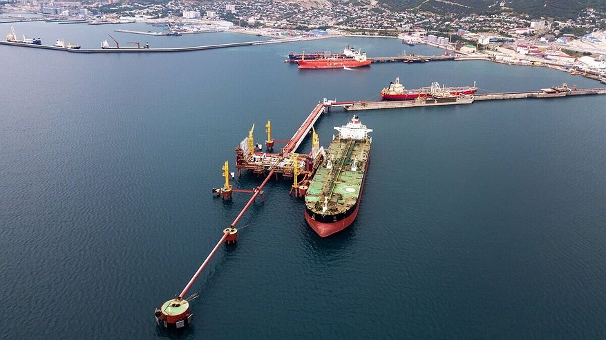 Главная картинка новости: Нефтяной бум в Новороссийске: порт бьёт все рекорды с 103 тысячами тонн в сутки