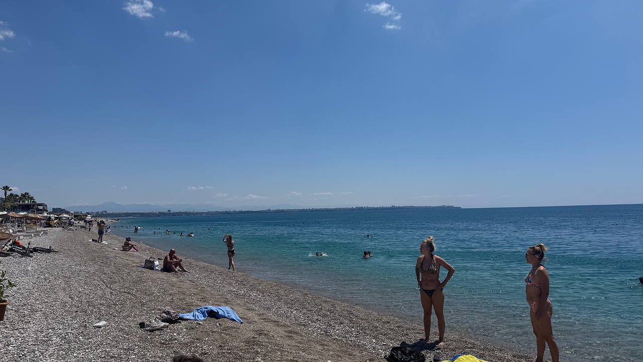 Главная картинка новости: Новороссийск сегодня: дождливое утро сменится жарким ветреным днем