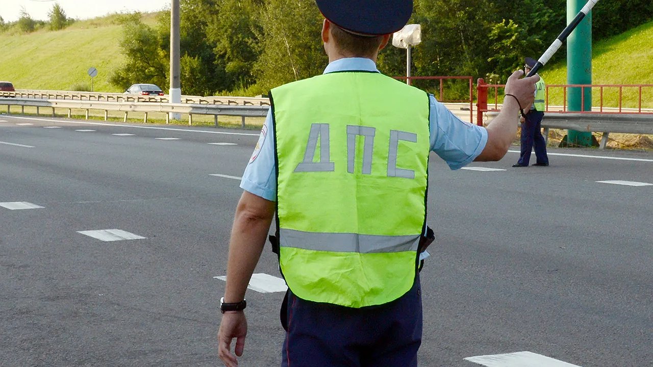 Главная картинка новости: С сегодняшнего дня на выезде из города будут изымать права: водителей ждет неприятный сюрприз