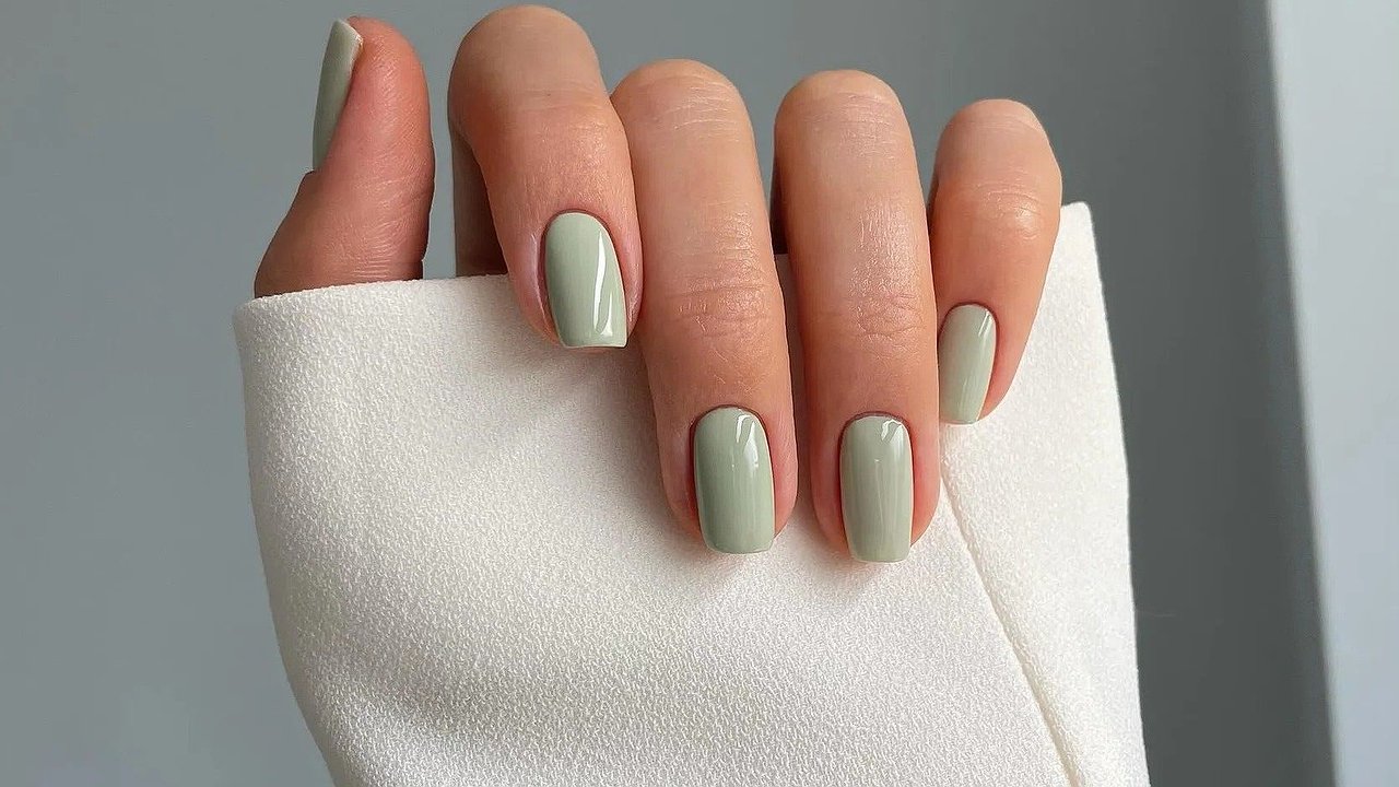 Главная картинка новости: Этот маникюр превращает в законодательницу моды: 3 актуальных дизайна на осень 2025 — для стильных и современных