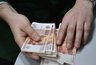 Миниатюра новости: До 215 тысяч рублей: названы самые высокие зарплаты в агросекторе Кубани
