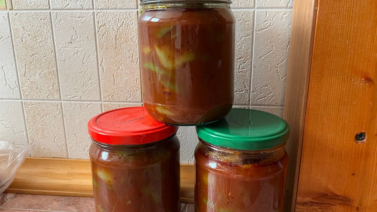 Главная картинка новости: Итальянцы давно делают на зиму вместо скучных засолок: пряные помидоры за полчаса