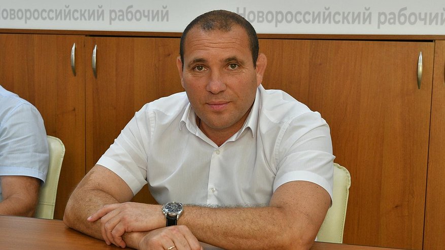 Главная картинка новости: Возвращение «народного» замка: Александр Яменсков снова в администрации Новороссийска