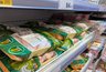 Миниатюра новости: «Работница птицефабрики дала проверенный совет: как «очистить» курицу от стероидов в домашних условиях — просто и никакой мороки»