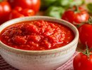 Забудьте про 4 часа у плиты: секрет густого томатного соуса от деревенских хозяек, который варится почти сам