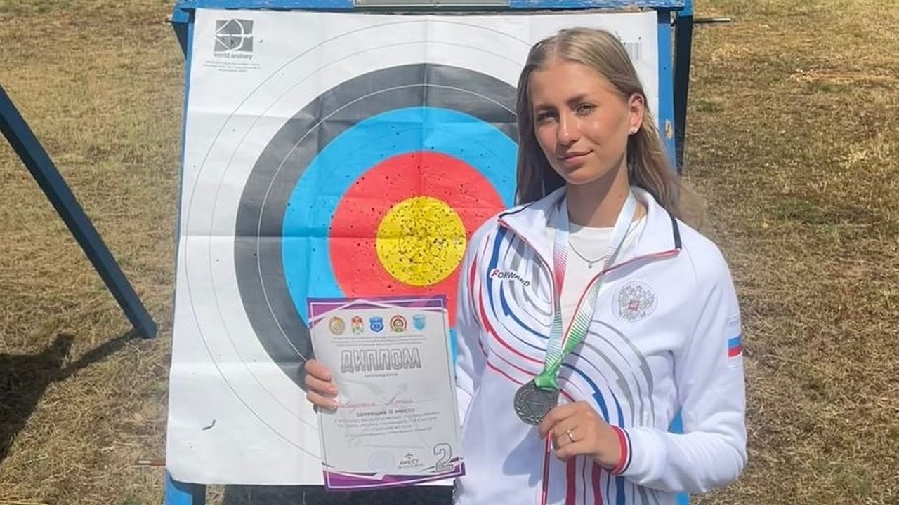 Главная картинка новости: Новороссийская лучница Алёна Завадская завоевала серебро на международных соревнованиях в Беларуси