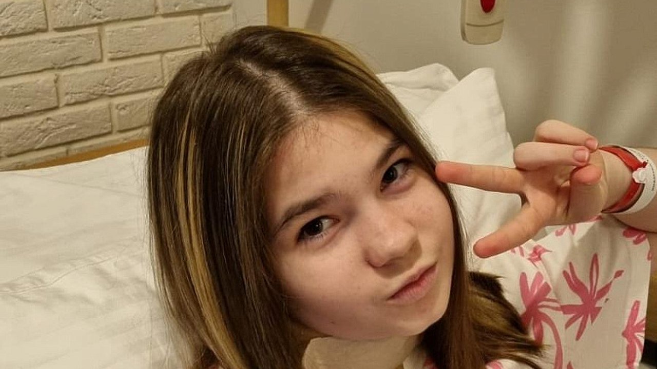 Главная картинка новости: Новороссийск помогает юной Алисе из Абрау-Дюрсо встать на ноги после тяжелой травмы