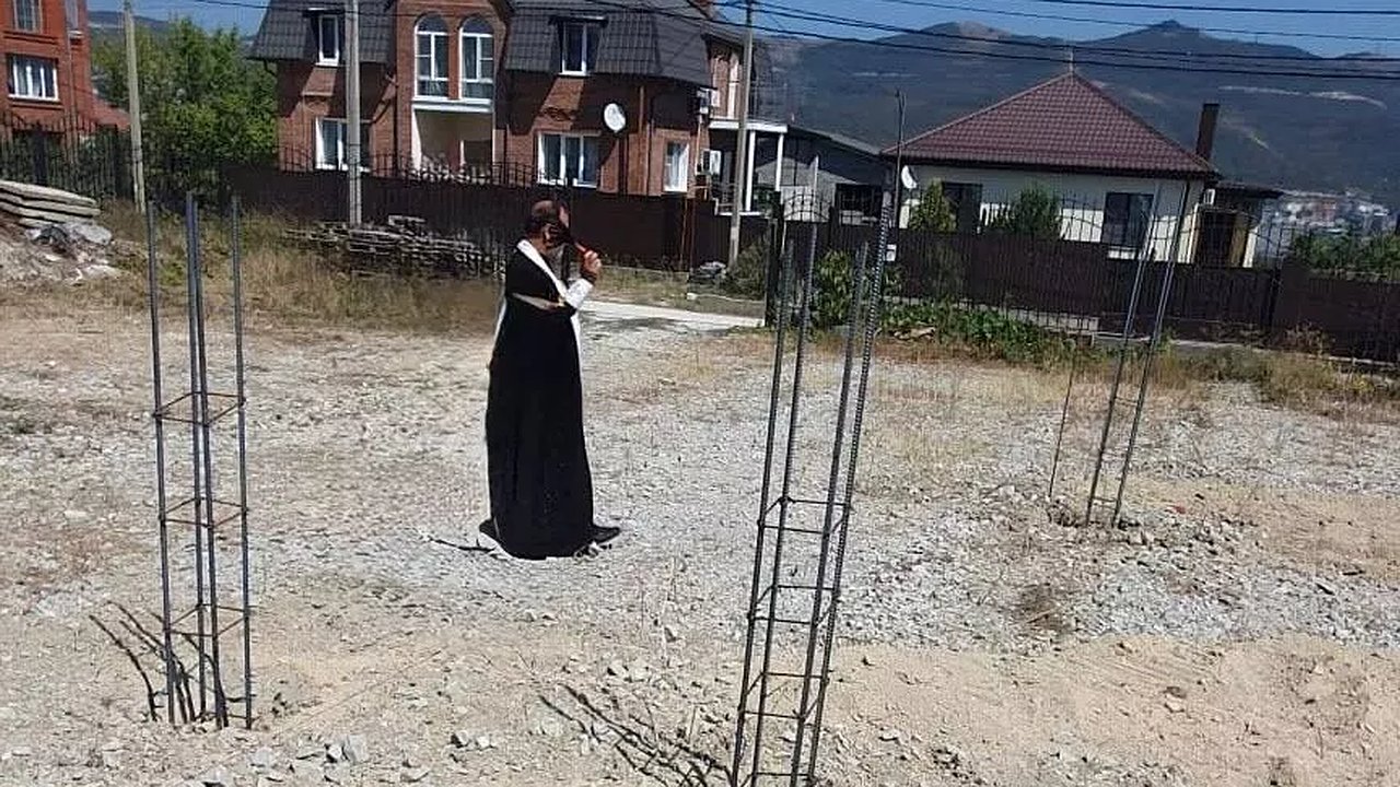 Главная картинка новости: В Цемдолине начали строить Православный детский центр казачьей культуры