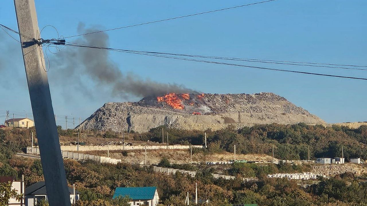 Главная картинка новости: Пожар на мусорном полигоне в Новороссийске локализован