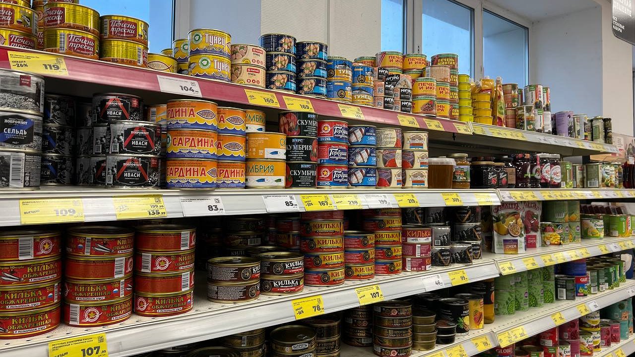 Главная картинка новости: Секрет выбора идеальной тушенки: две цифры на крышке, которые спасут ваш обед