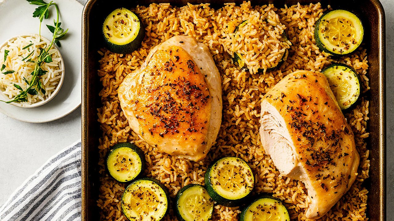 Главная картинка новости: Открытие кулинаров: как приготовить полноценный ужин на одном противне без мытья посуды