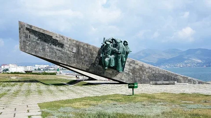 Главная картинка новости: "Выстрелы памяти" прозвучат в Новороссийске: город готовится к масштабной исторической реконструкции