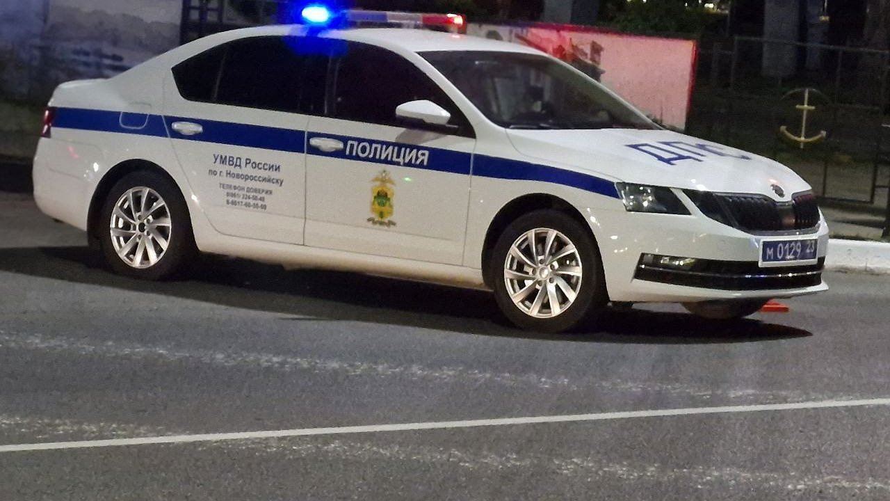 Главная картинка новости: В Новороссийске судят водителя, после аварии его пассажир получил тяжёлые травмы