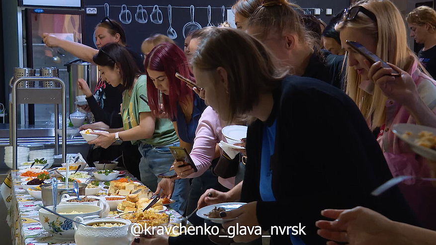 Главная картинка новости: Контрольная закупка по-новороссийски: как мамы и папы оценили работу школьных пищеблоков
