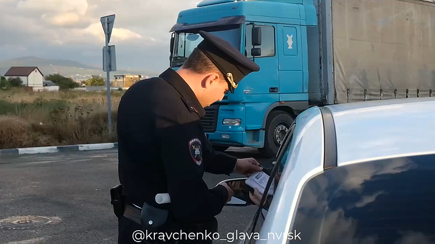 Главная картинка новости: Борьба с нелегалами: в Новороссийске усилен контроль за деятельностью такси